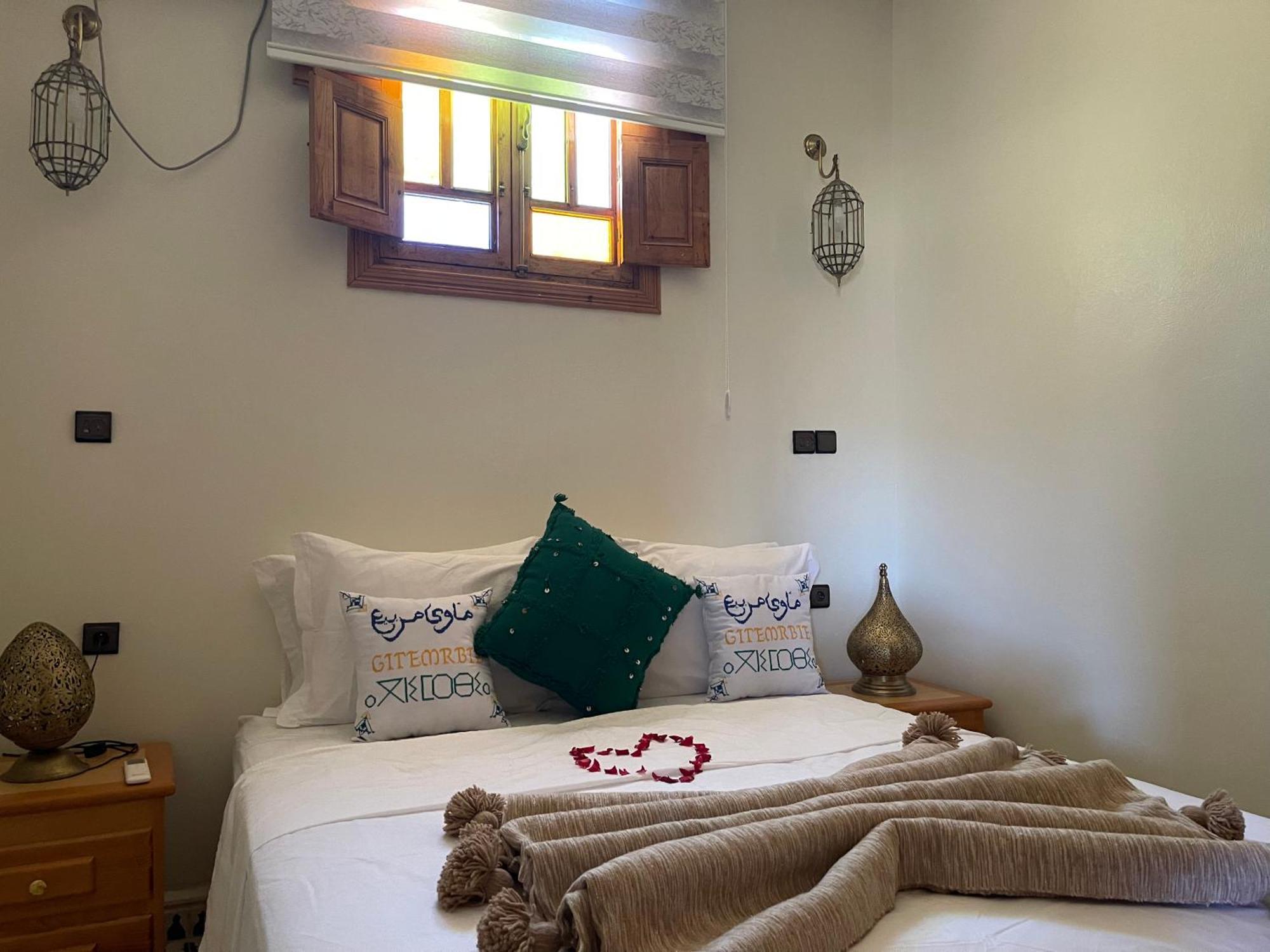 Gite Marbie Maison Rurale, Une Experience Naturelle Unique, Au Coeur Du Moyen Atlas, Maroc Kasba Tibouda Exteriör bild